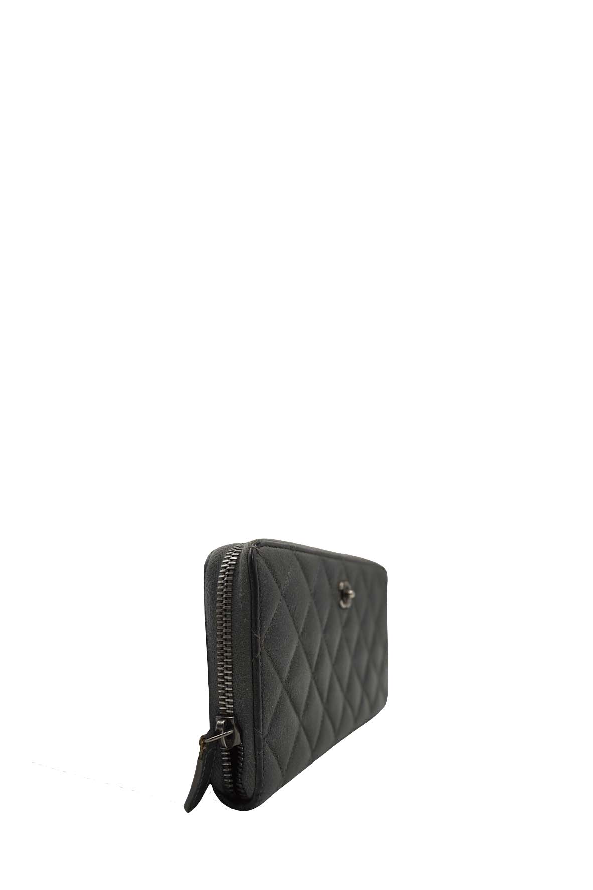 Chanel caviar quilted classic zip boy Pouch