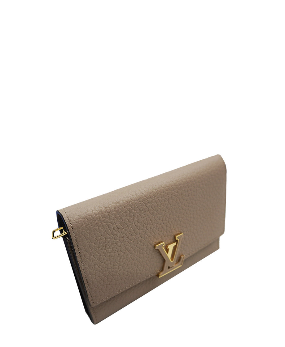 Louis Vuitton Capucines wallet in pebble Taurillon Beige Leather ref.249395  - Joli Closet