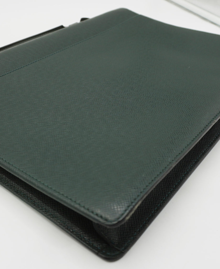 High quality Louis Vuitton Green Porte Document Volga Fold Clutch Taiga Leather Portfolio