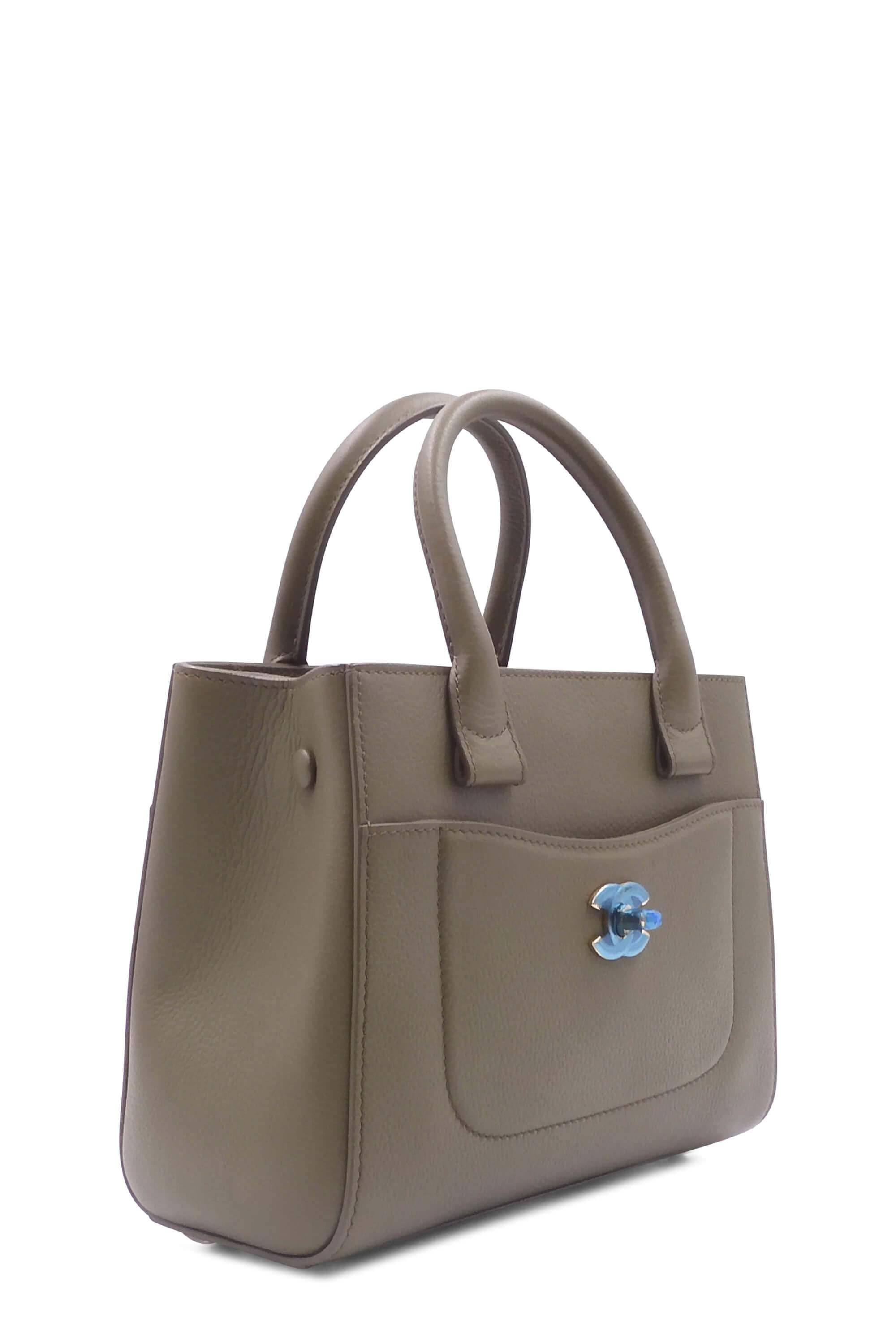 購物 CHANEL 第二眼美女Neo Executive Shopping Bag 結合氣勢與氣質的