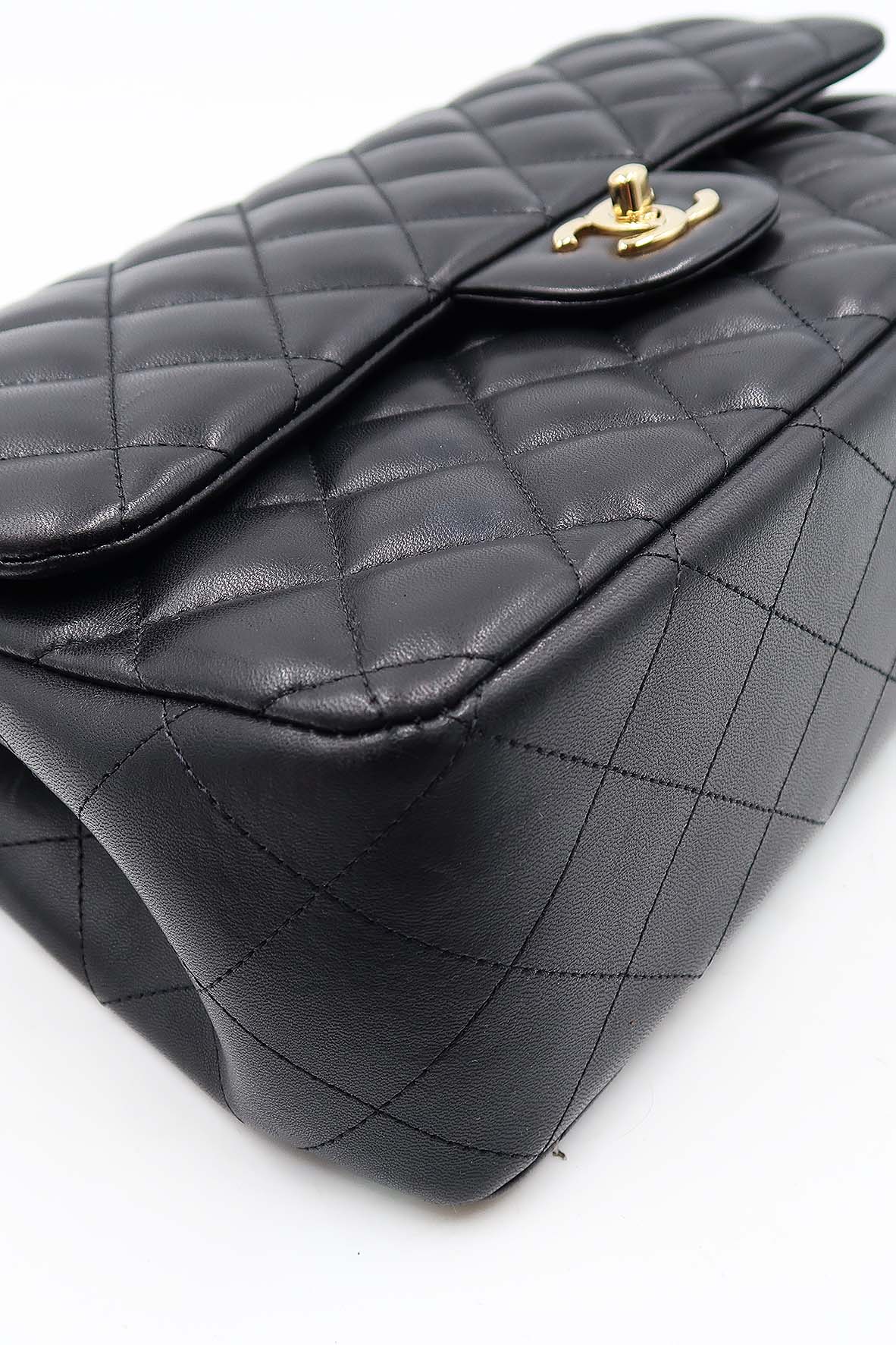 Quilted Lambskin Jumbo Classic Flap Bag with Gold Hardware Black – Second  Edit