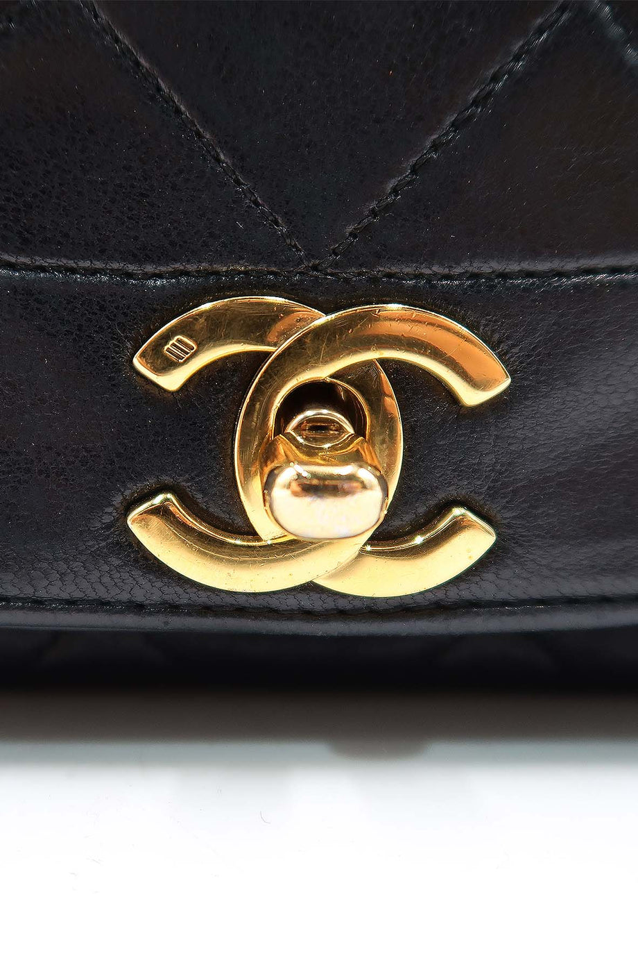 Chanel vintage full flap bag quilted lambskin discount medium