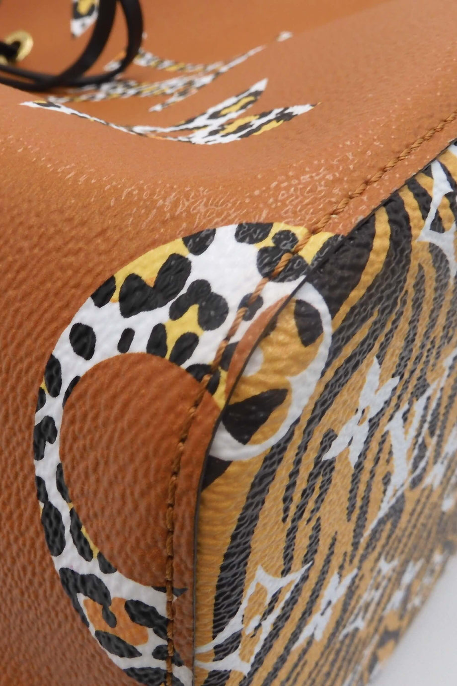 Louis Vuitton NeoNoe Monogram Giant Jungle Caramel Multicolor in
