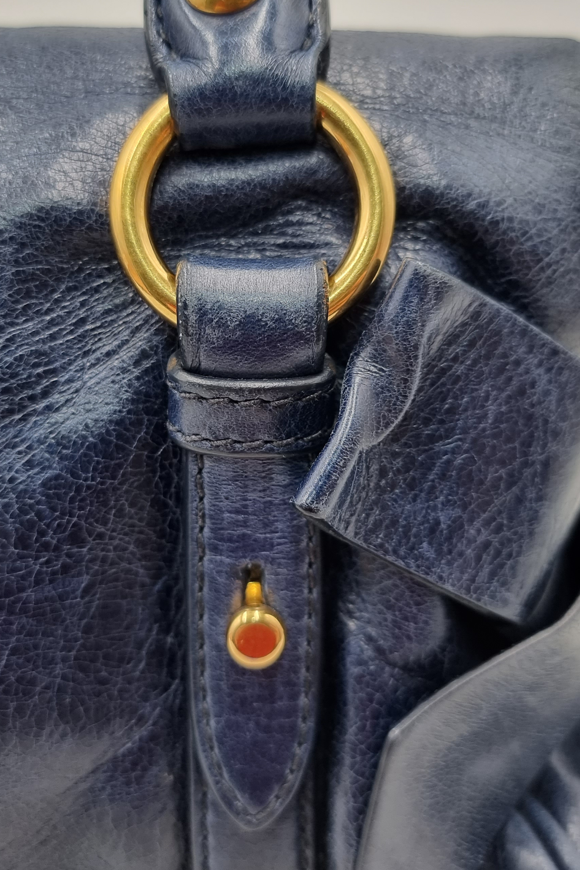 Miu Miu Vitello Lux Bow Handbag (SHG-24188) – LuxeDH