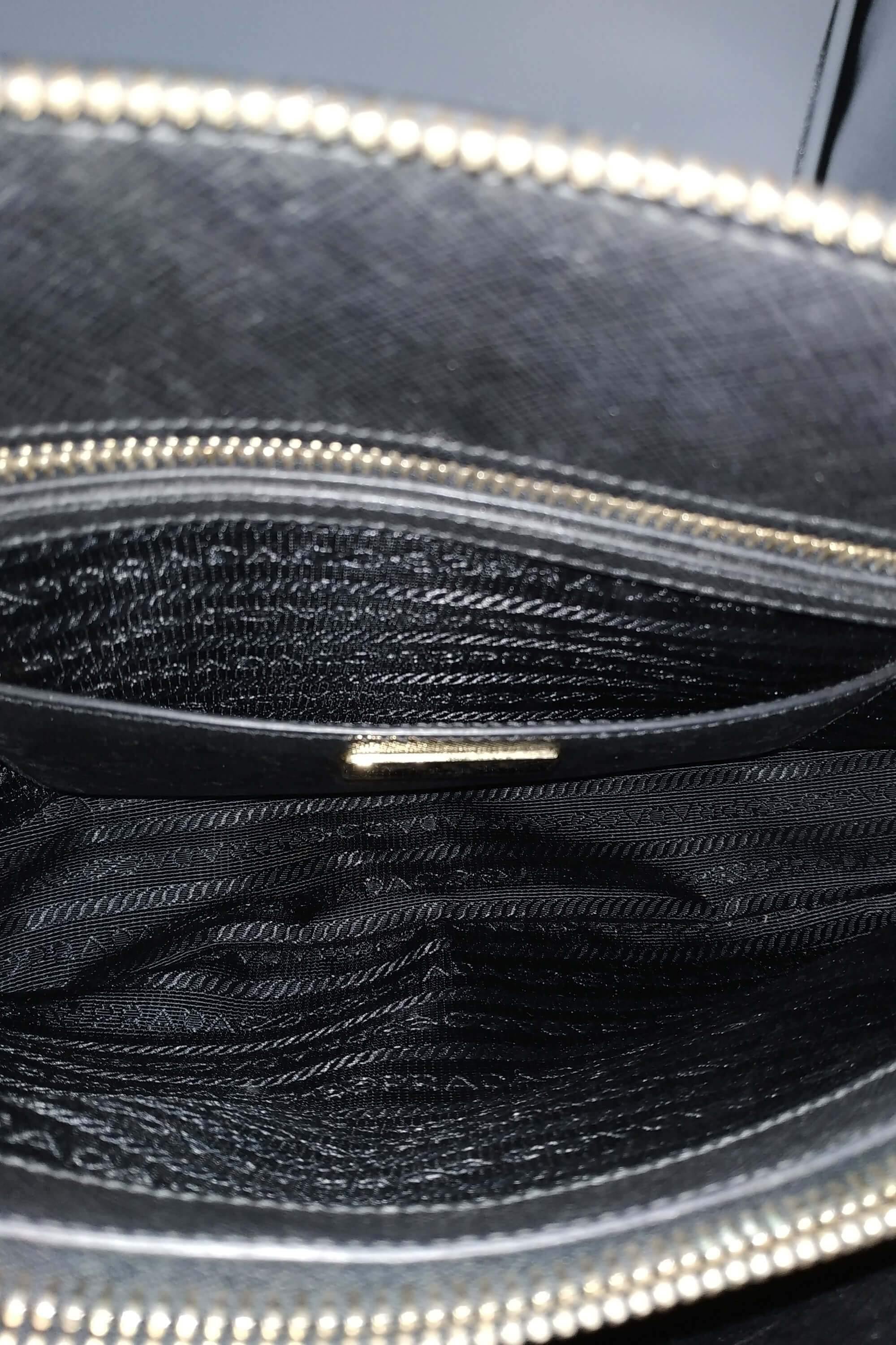 Saffiano Lux Promenade Medium 1BA002 – Keeks Designer Handbags